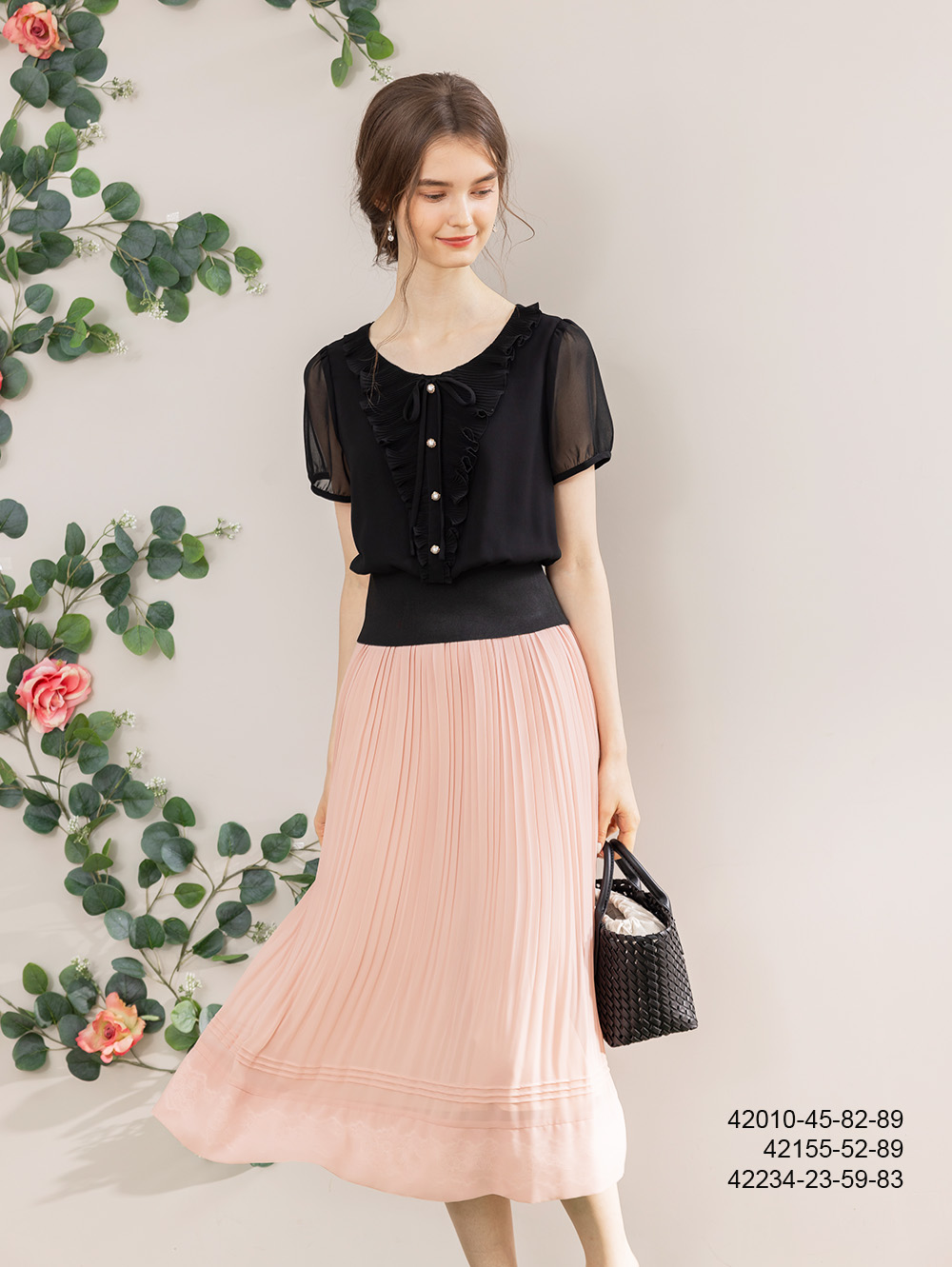 低調蕾絲壓褶裙-粉桔色