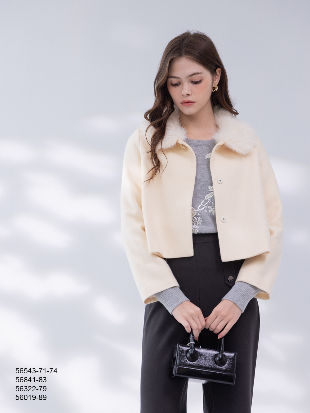 長毛翻領短版針織外套-淺卡其