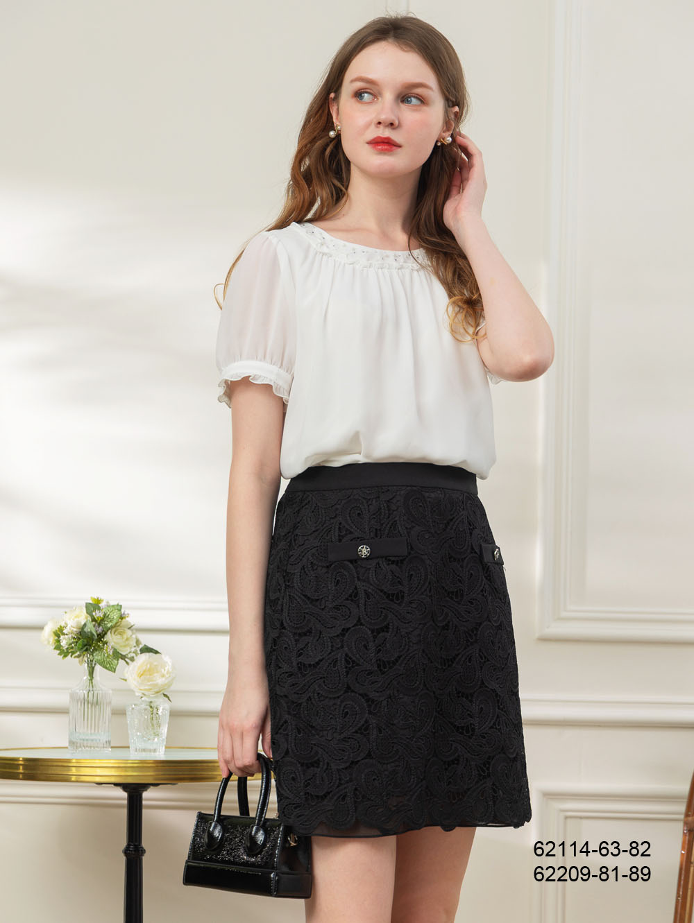 柔雅雪紡鑽珠上衣-淺米白