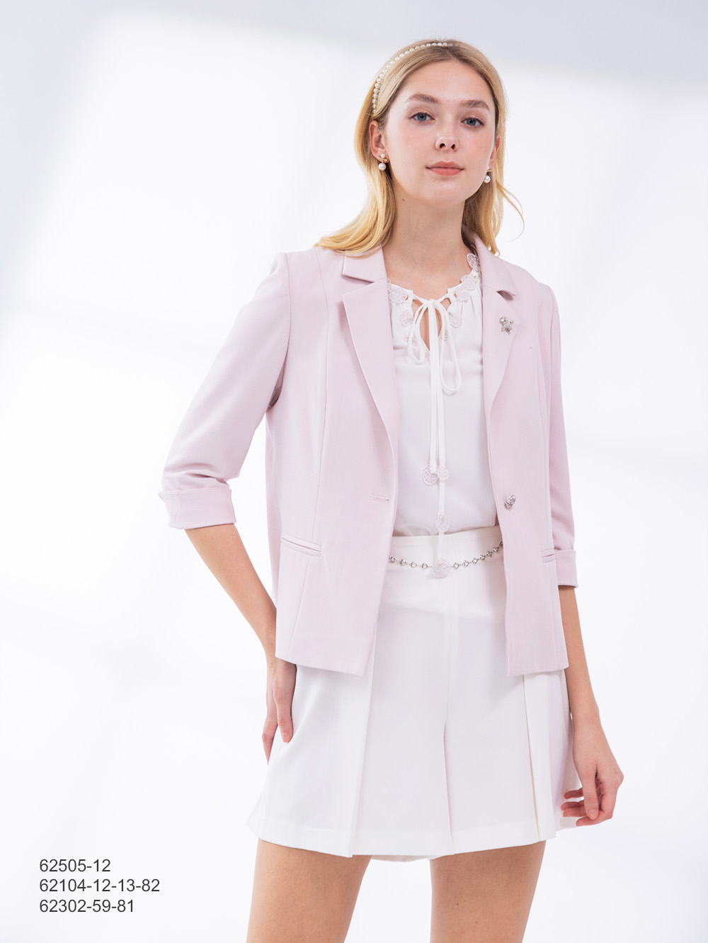 雅致腰鍊飾打褶短褲-白色